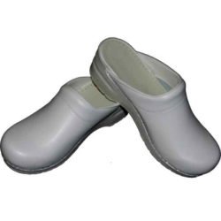 sanita medical clogs